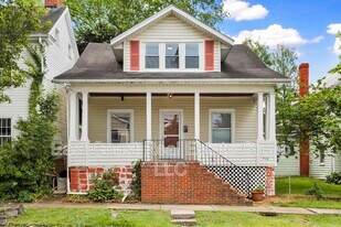 208 N Mary St in Hedgesville, WV - Building Photo