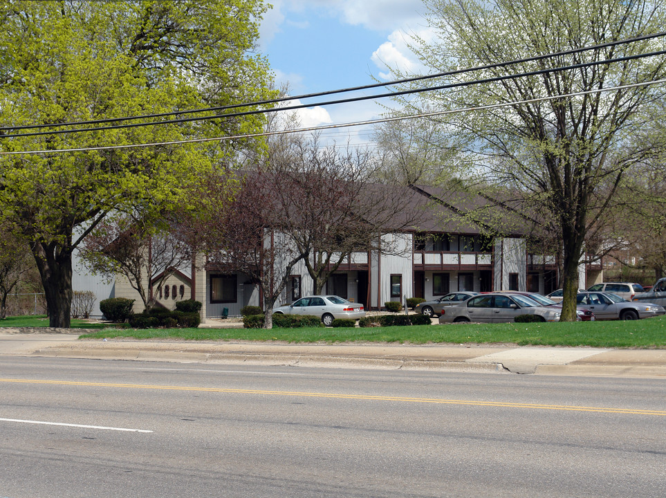 1809-1815 S Arlington St in Akron, OH - Foto de edificio