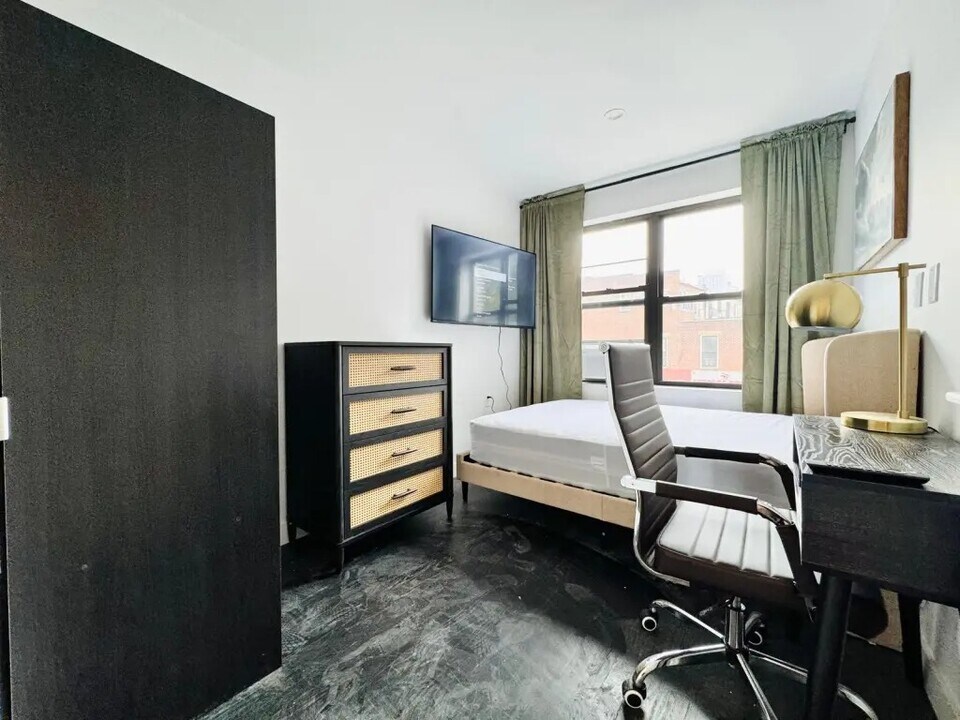 Furnished room/NOT APARTMENT in Brooklyn, NY - Foto de edificio