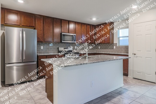 16267 W La Ventilla Way in Goodyear, AZ - Building Photo - Building Photo