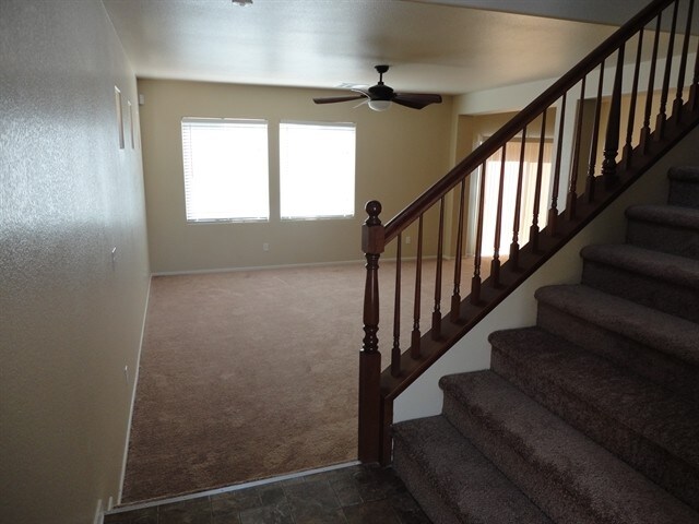 6215 Van Eps Ct in Las Vegas, NV - Foto de edificio - Building Photo