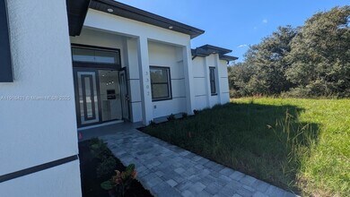 3302 E 18th St in Lehigh Acres, FL - Foto de edificio - Building Photo