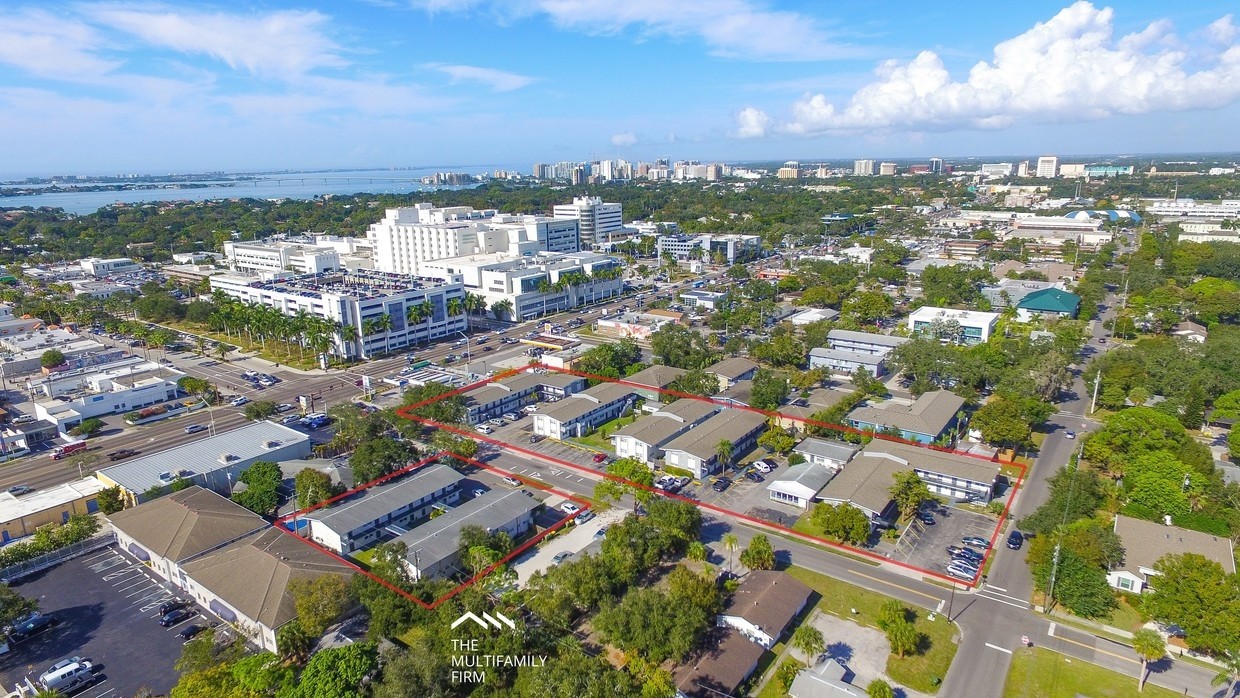 Hillview Apartments in Sarasota, FL - Foto de edificio