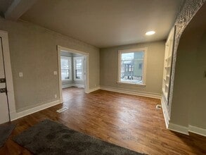 512 Douglas Ave in Kalamazoo, MI - Building Photo - Building Photo
