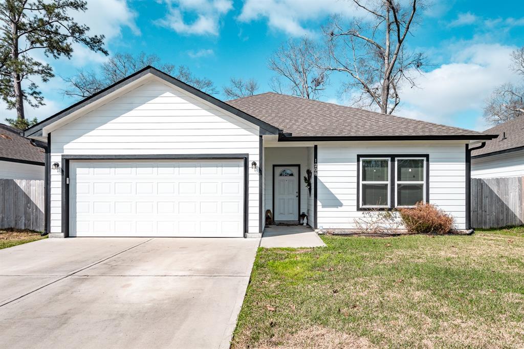 1208 Denison Ave in Cleveland, TX - Building Photo