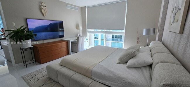 250 Sunny Isles Blvd, Unit 3-1603 in Sunny Isles Beach, FL - Building Photo - Building Photo