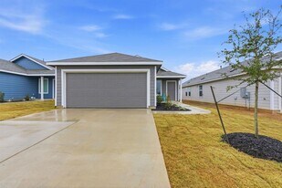 511 Paris St in Maxwell, TX - Building Photo