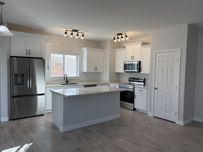 15642 W Devonshire Ave in Goodyear, AZ - Building Photo - Building Photo