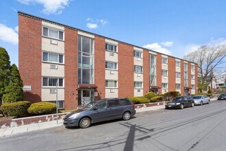 495 Huntington Ave, Unit 20 in Boston, MA - Foto de edificio - Building Photo