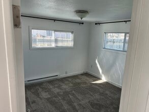 617 Thayer Dr in Richland, WA - Foto de edificio - Building Photo