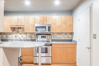 3501 Roswell Rd NE, Unit 207 in Atlanta, GA - Building Photo - Building Photo