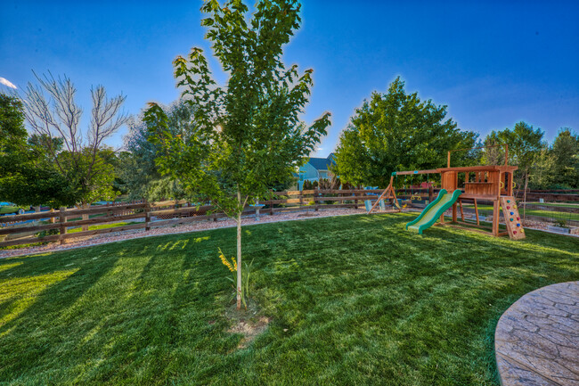 19451 E 58th Cir in Aurora, CO - Foto de edificio - Building Photo