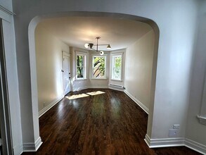 3078 N Davlin Ct, Unit 2 in Chicago, IL - Foto de edificio - Building Photo