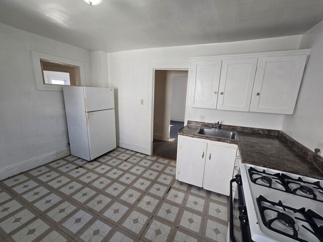 property at 1424 Grant Ave