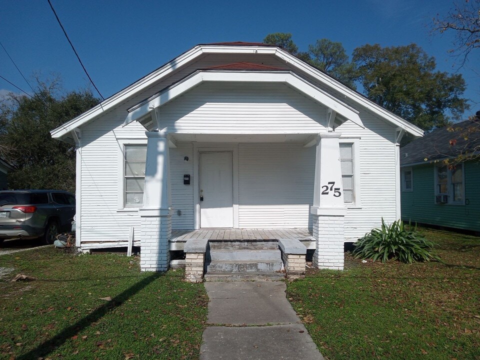 275 Adams St in Beaumont, TX - Building Photo