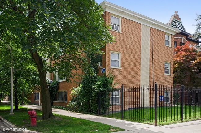 2128 N. Whipple St. in Chicago, IL - Foto de edificio - Building Photo