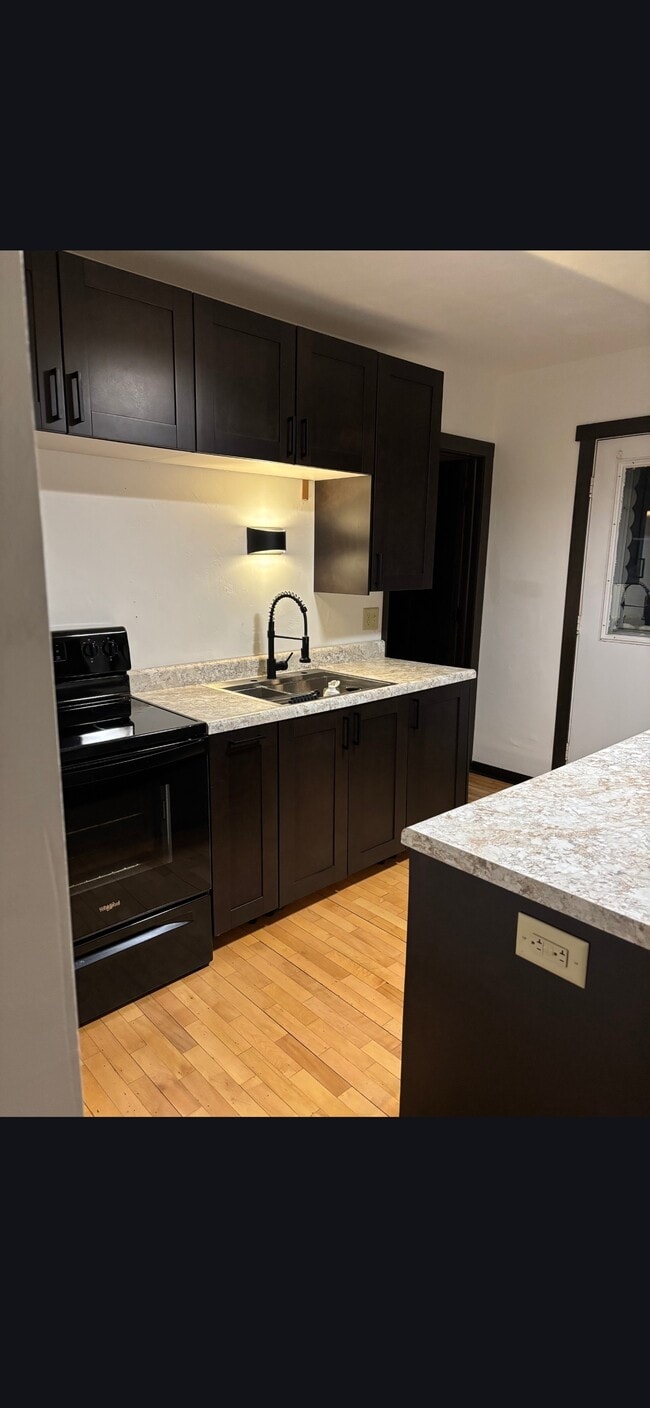 270 Kaukauna St, Unit 1