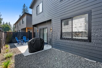 4158 N Honeysuckle Dr in Coeur d'Alene, ID - Building Photo - Building Photo
