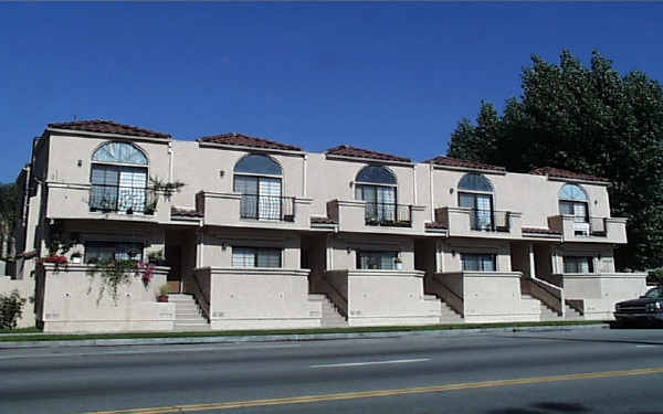 4349 Cahuenga Blvd in North Hollywood, CA - Building Photo - Building Photo