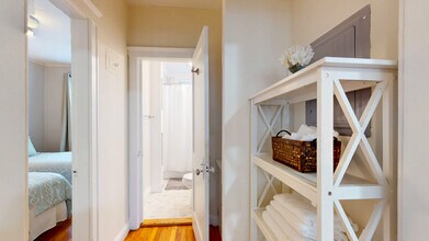 169 Kent St, Unit 3 in Brookline, MA - Building Photo - Building Photo