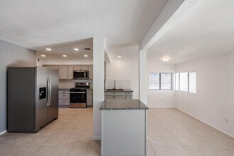 11417 N Hacienda Dr in Sun City, AZ - Building Photo - Building Photo