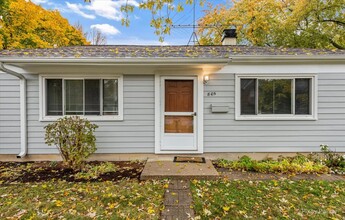 805 Dawes Ave in Wheaton, IL - Building Photo - Building Photo