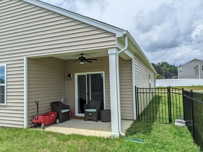 7019 Quarter Horse Dr in Trinity, NC - Building Photo - Building Photo