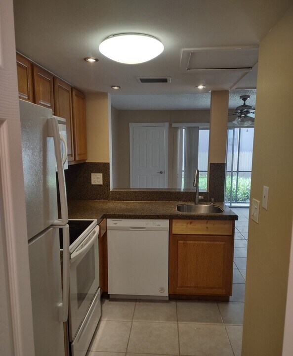 596 Orange Dr, Unit 150 Photo