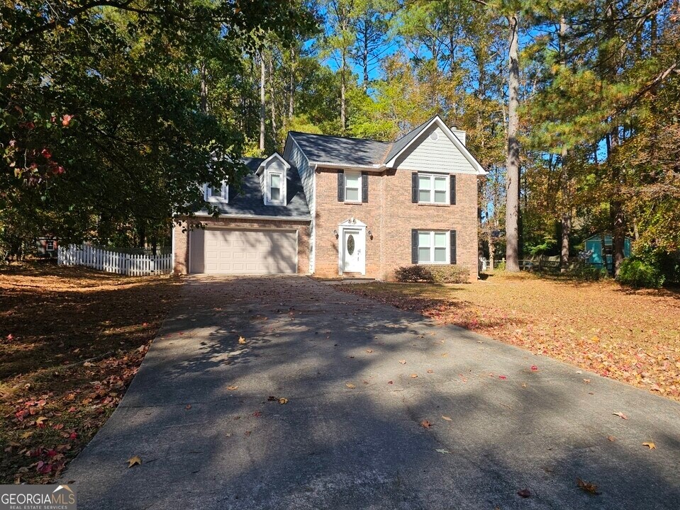 102 Sauterne Way in Peachtree City, GA - Building Photo