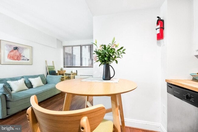 property at 1701 16th St NW