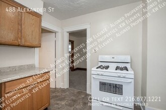 488 Alexander St in Akron, OH - Building Photo - Building Photo
