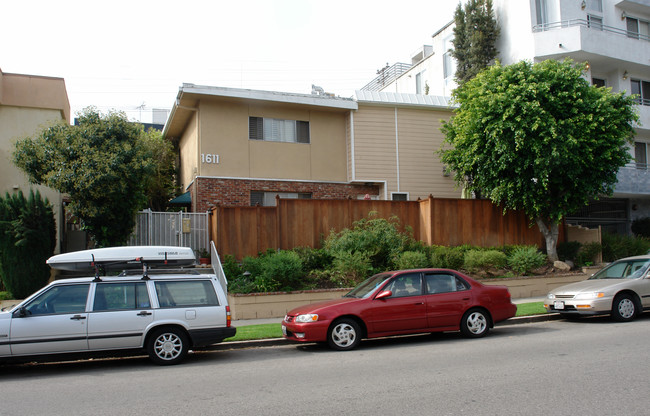 1611 Glendon Ave in Los Angeles, CA - Building Photo - Building Photo