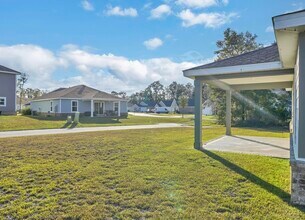 10 Riverwalk Xing in Freeport, FL - Building Photo - Building Photo