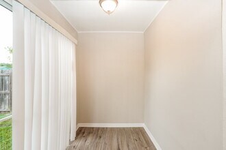 10412 Glassborough Dr in Orlando, FL - Building Photo - Building Photo