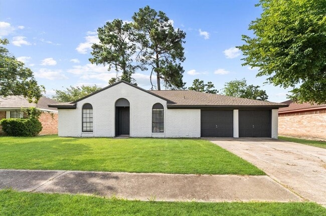 property at 5507 Lynngate Dr