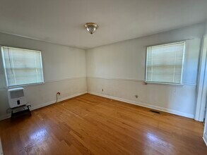 106 Hawthorne Dr in Elizabeth City, NC - Building Photo - Building Photo