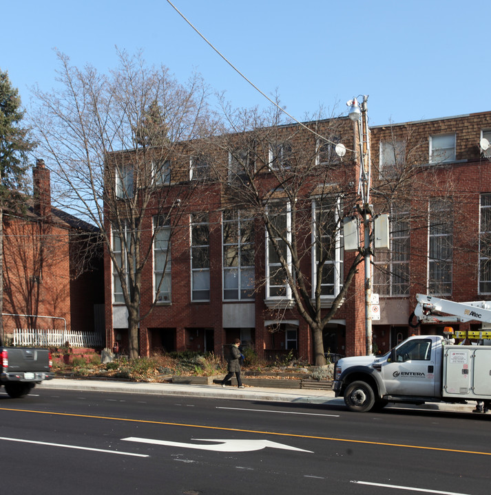 35-39 Keele St in Toronto, ON - Building Photo