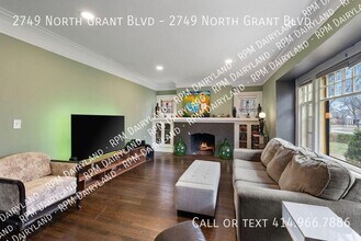 2749 N Grant Blvd in Milwaukee, WI - Building Photo - Building Photo