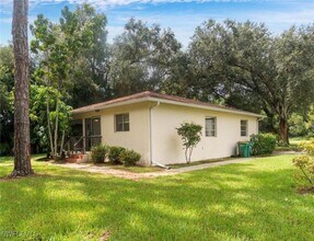 497 Donna St in Naples, FL - Building Photo - Building Photo