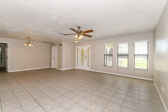 1705 SE 8th Terrace in Cape Coral, FL - Building Photo - Building Photo