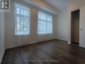 10 Echo Point in Toronto, ON - Building Photo - Building Photo