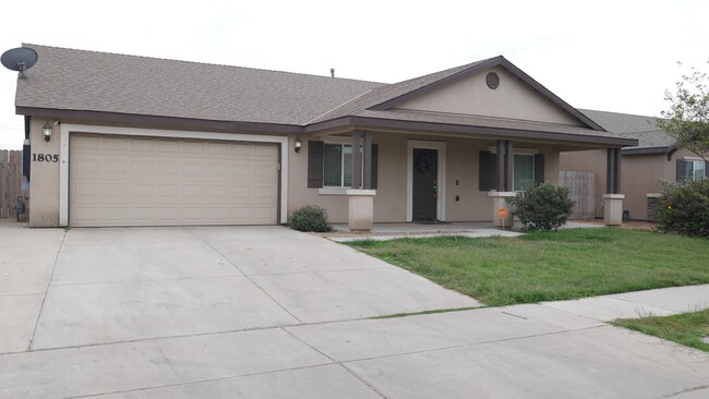 1805 Hermosa Ave in Tulare, CA - Building Photo - Building Photo