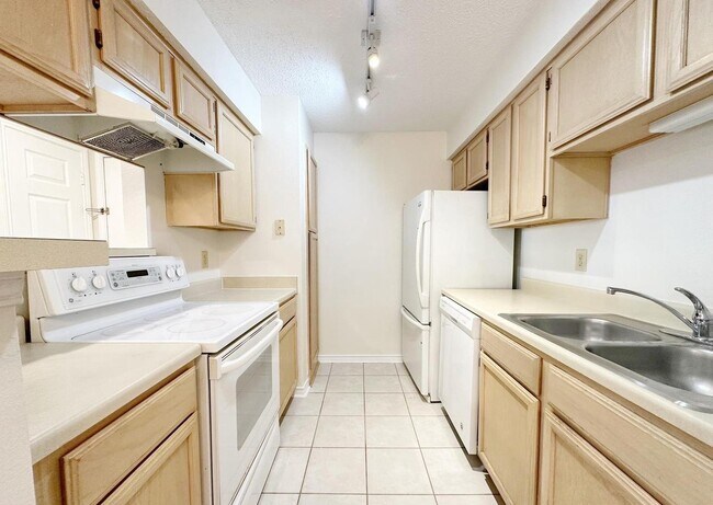 1523 Lincoln Way in McLean, VA - Building Photo - Building Photo
