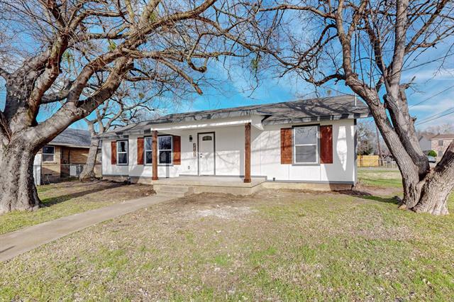 2802 N Masters Dr in Dallas, TX - Building Photo - Building Photo