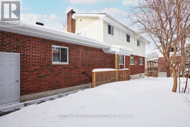555-555 Churchill Ave N in Ottawa, ON - Building Photo - Building Photo