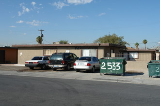 2533-2539 Statz St in North Las Vegas, NV - Building Photo - Building Photo