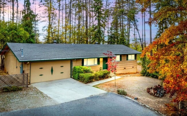 10293 Braemar Way in Grass Valley, CA - Building Photo - Building Photo