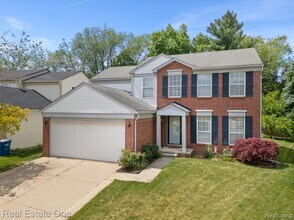 3262 Woe-Be-Tide Ct in Ann Arbor, MI - Building Photo - Building Photo