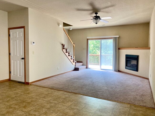 900 Oakbrook Pl in Manhattan, KS - Building Photo - Building Photo