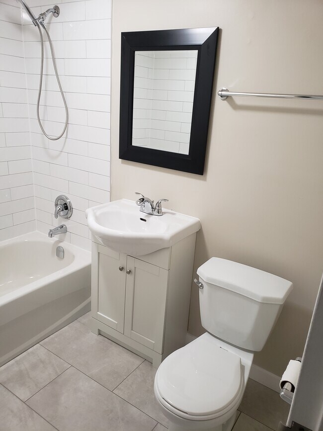 321 Agnes St in New Westminster, BC - Building Photo - Building Photo